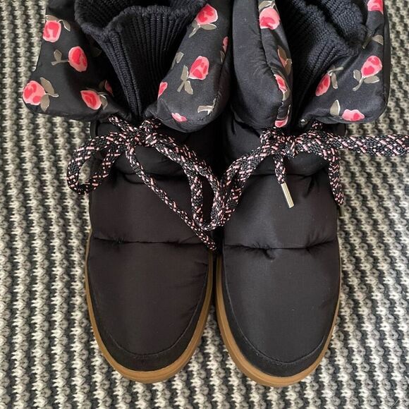 Kate Spade Black Winter Boots with Floral Lining - Picture 7 of 10